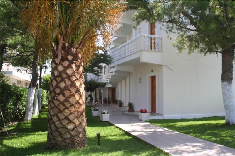 Posidonia Pension Amarynthos Extérieur photo