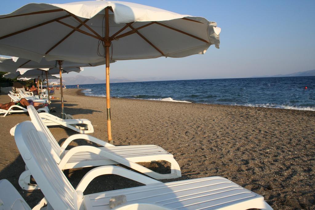 Posidonia Pension Amarynthos Extérieur photo