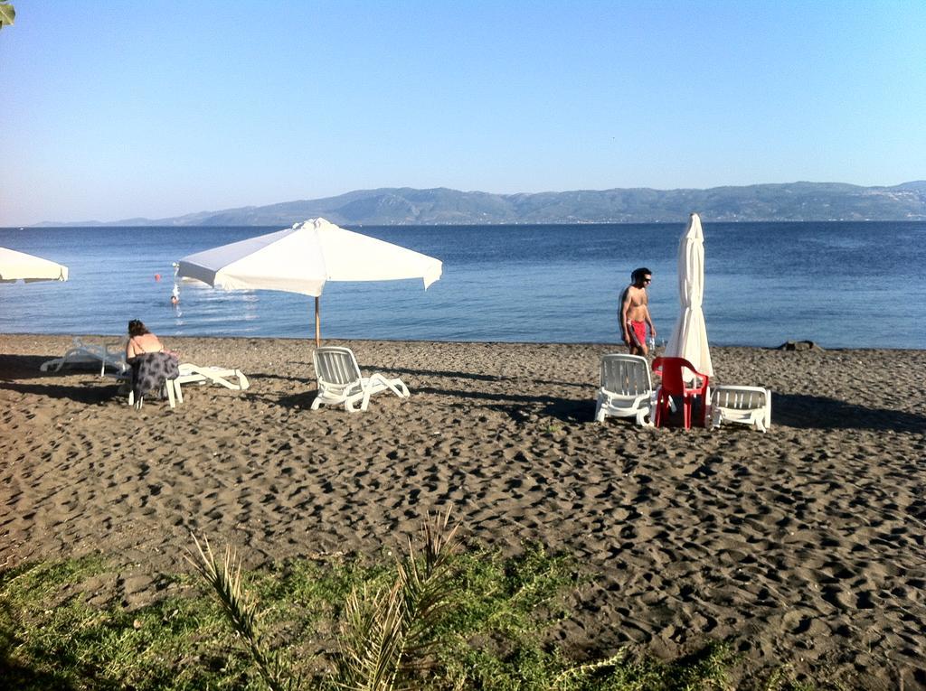 Posidonia Pension Amarynthos Extérieur photo